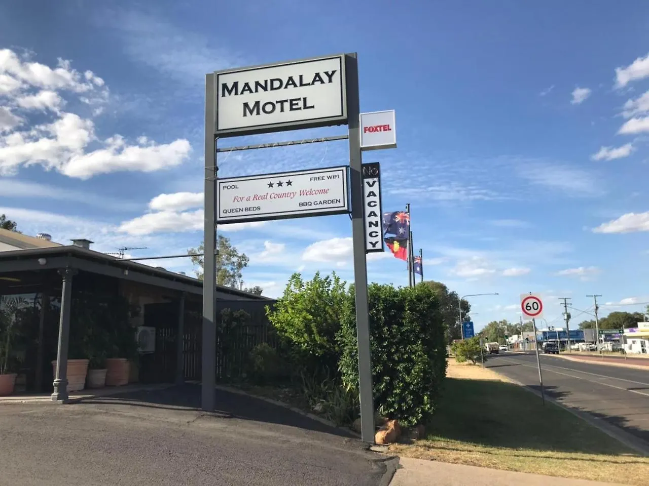 רומא Mandalay Motel
